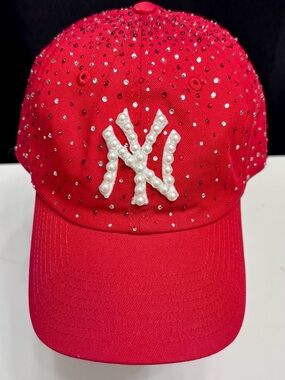 Red Pearl and Rhinestoned-Embellished Yankees Baseball Cap
